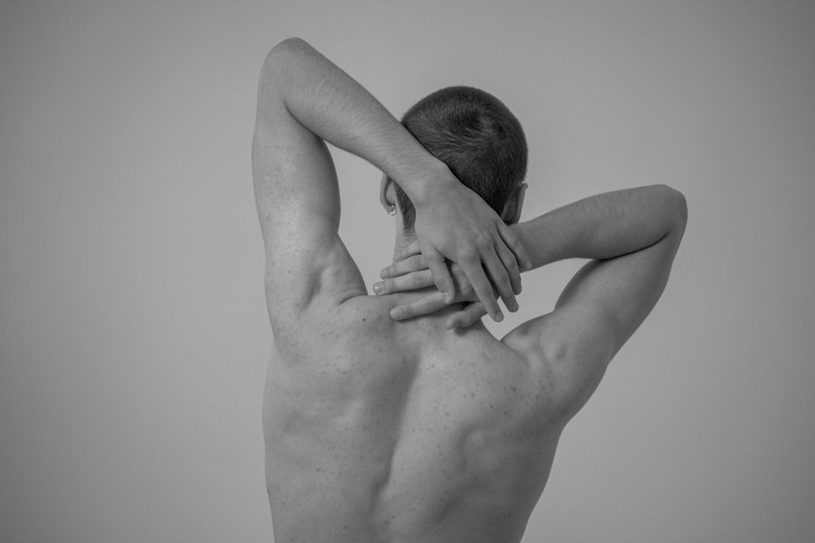 Ból szyi od komputera: Jak fizjoterapia pomaga 2 neck pain